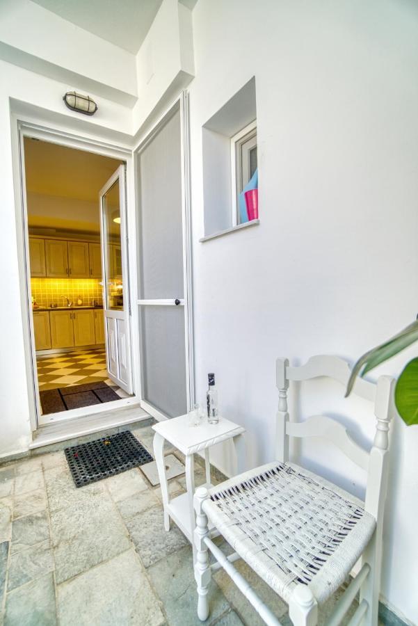 Stylish, Cozy 2-Bdr Flat In Andros Town Apartment Exterior photo